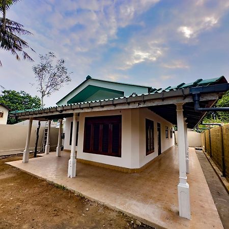 Bungalow By Tropical Villa Weligama Kültér fotó